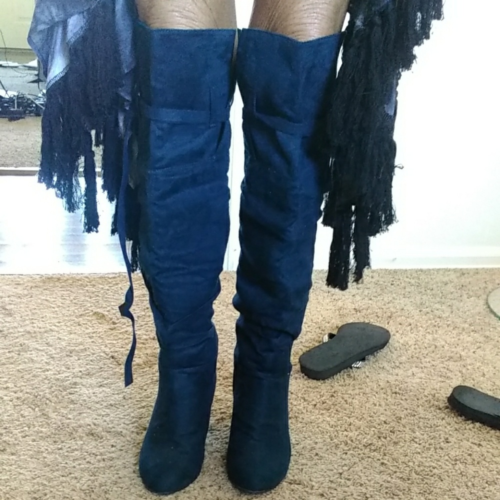 Not rated blue suede boots